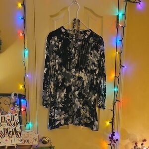 NWOT New Directions Black White & Gray Button Down Blouse With Lace Detail